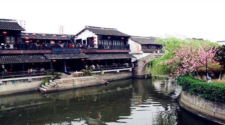 逃离废弃的建筑
